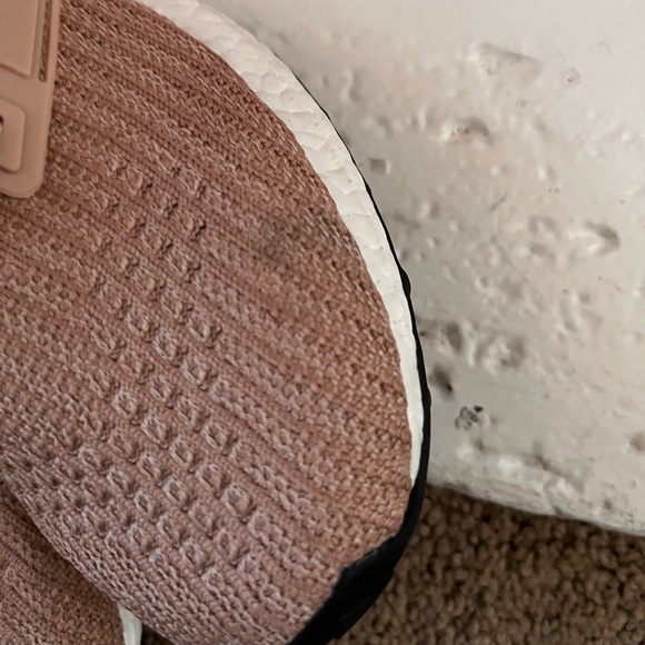 Ultraboost 4.0 colorway Ash (blush pink) in Womens 7 in preowned condition - Picture 4 of 9